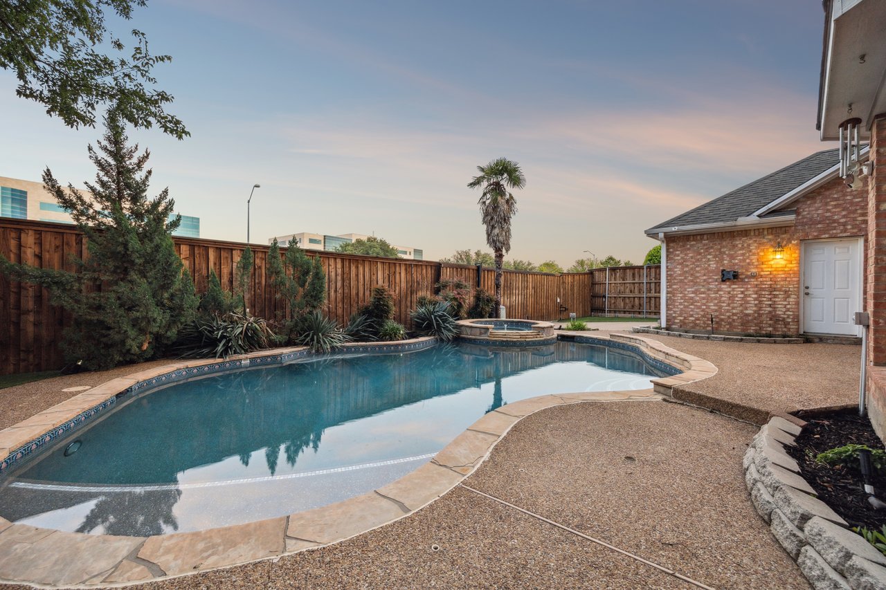 2716 Meadow Hills Lane