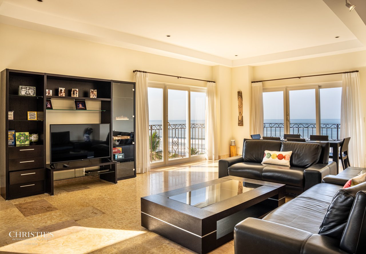 Elegant Oceanfront Living in Jacó – 2-Bedroom Condo at Acqua Residences