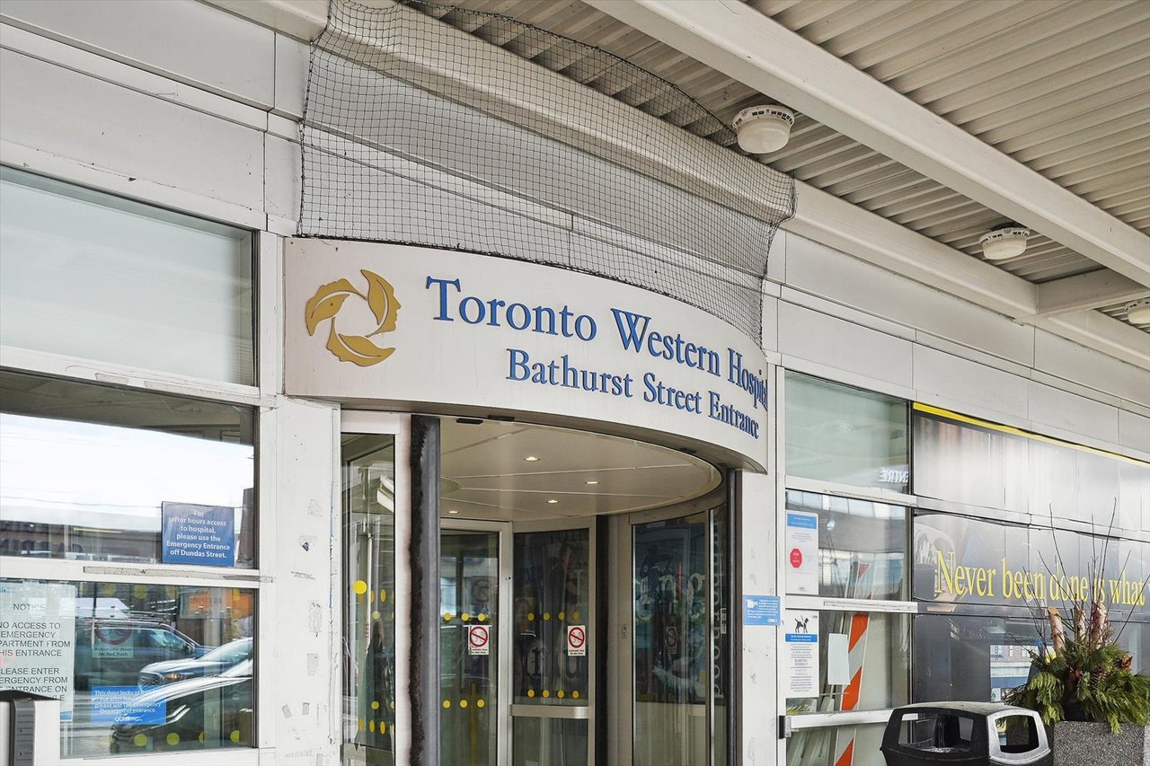 290 Bathurst St