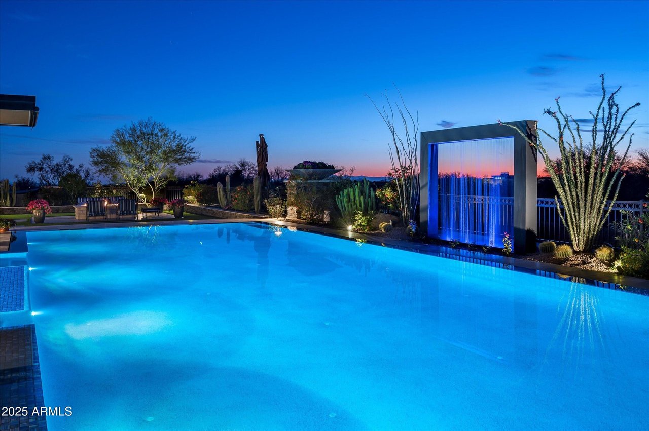 8328 E WHISPER ROCK TRL