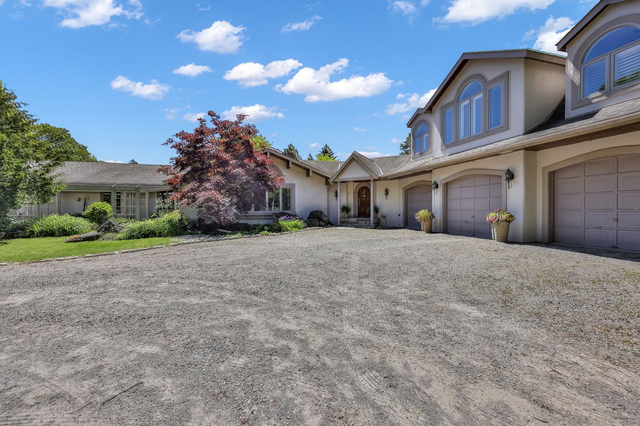 2360 8 Side Road, Burlington