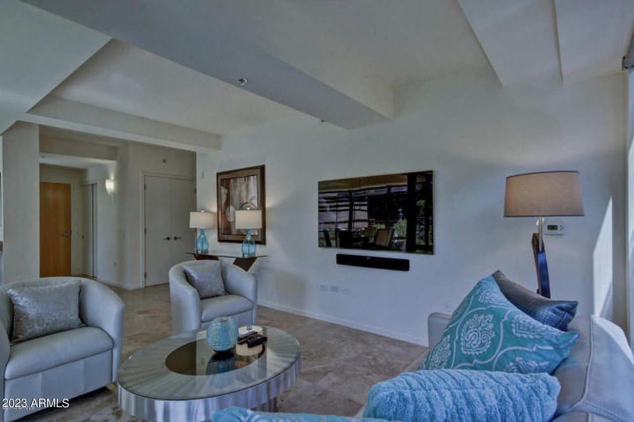 7131 E Rancho Vista Dr, #5001