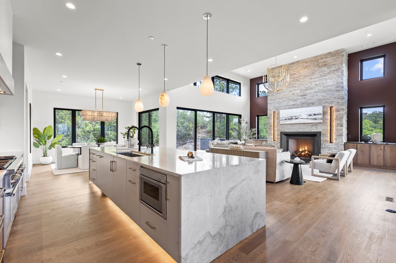 2783 Hawk Point 