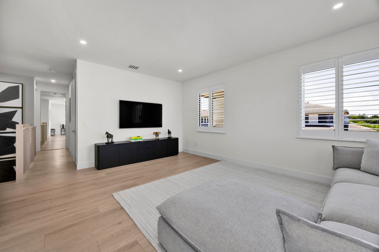 Modern Luxury Living Near Pinecrest