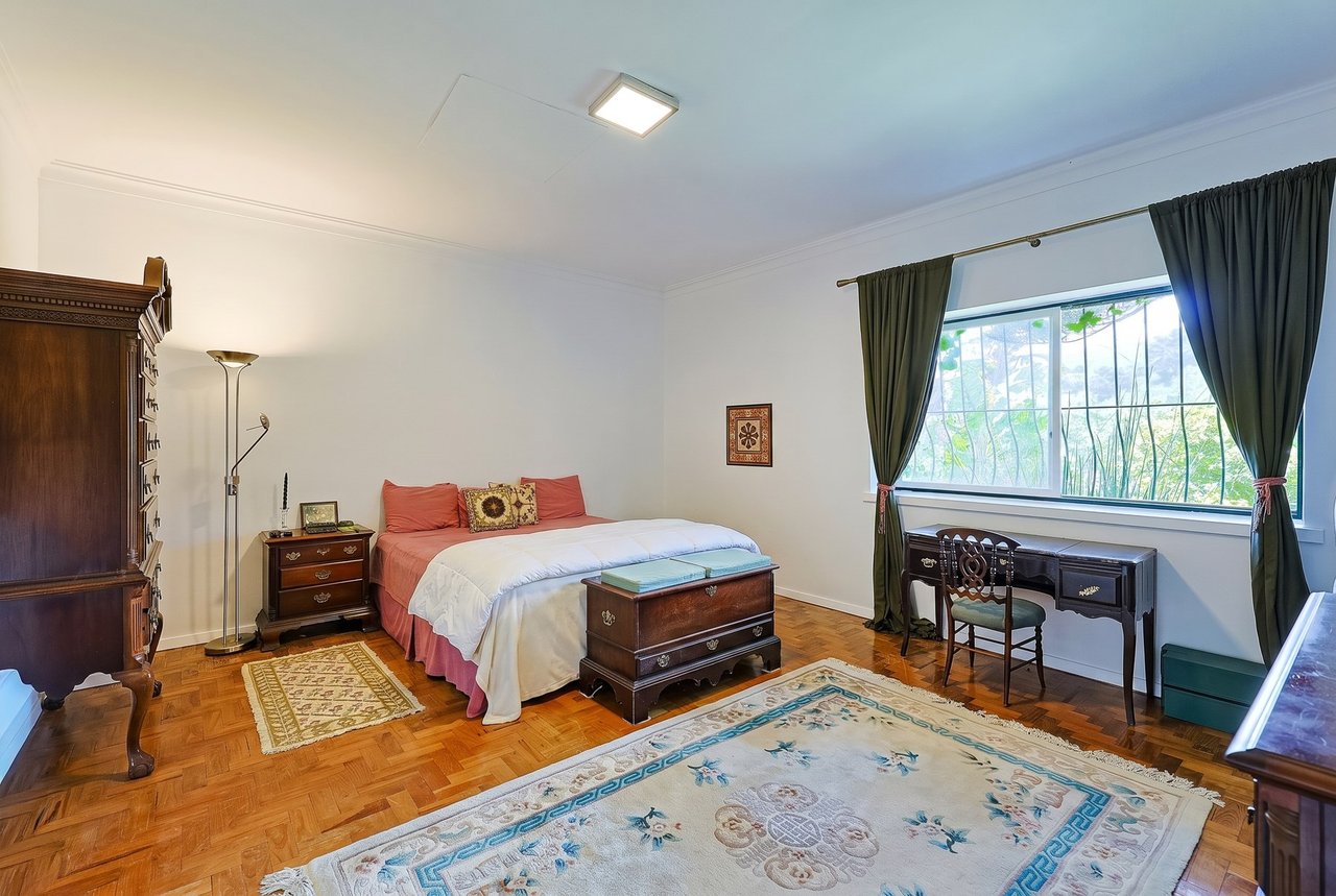 Exclusive Family Villa with Expansive Gardens Near Sintra’s UNESCO Heritage Centre