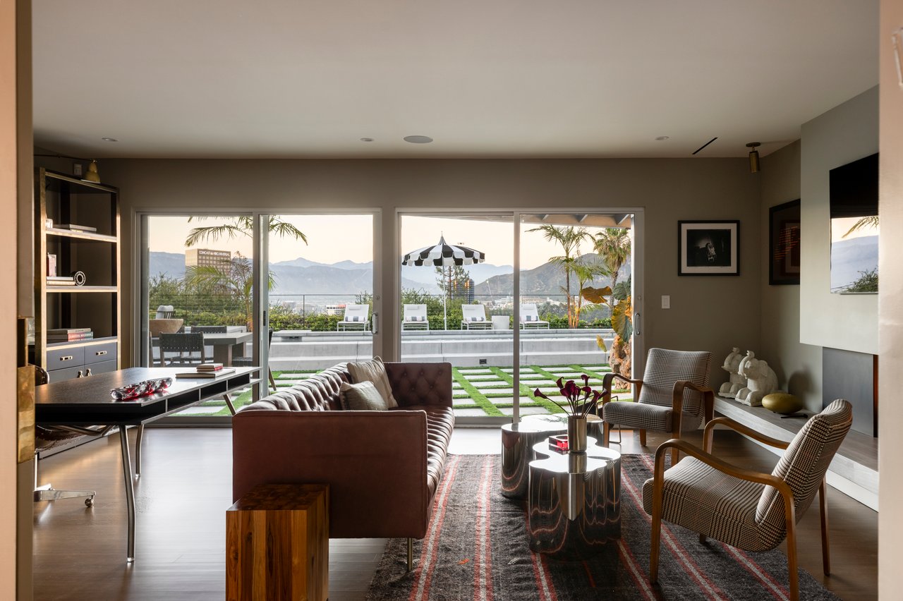 10965 Wrightwood Ln, Studio City 