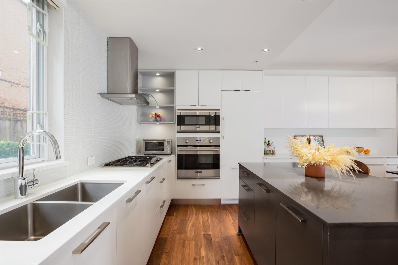 4867 Cambie St, #103