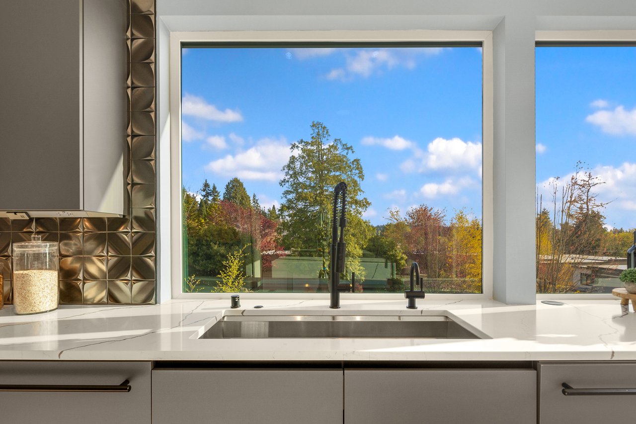 10410 NE 53rd Street