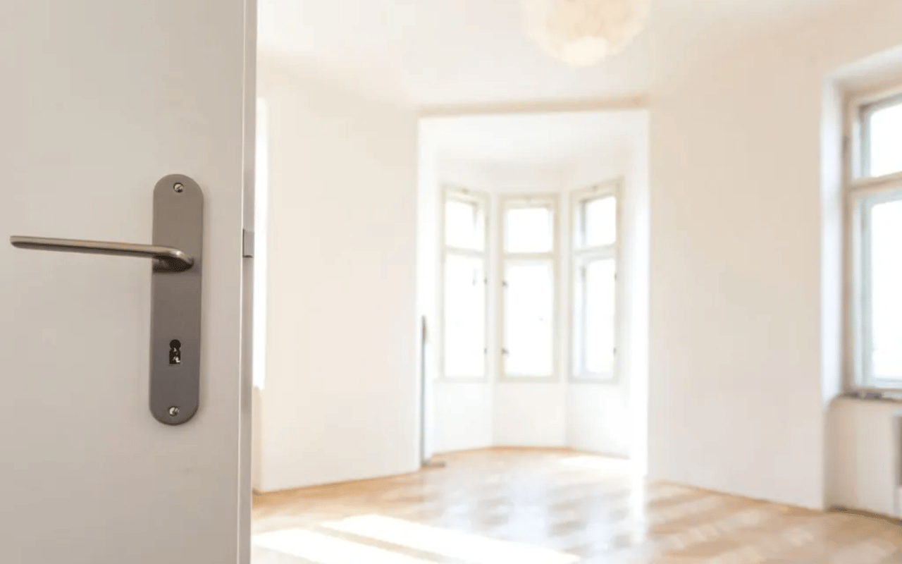 Exploring the Pros and Cons of Investing in Short-term, Mid-term, and Long-term Rentals