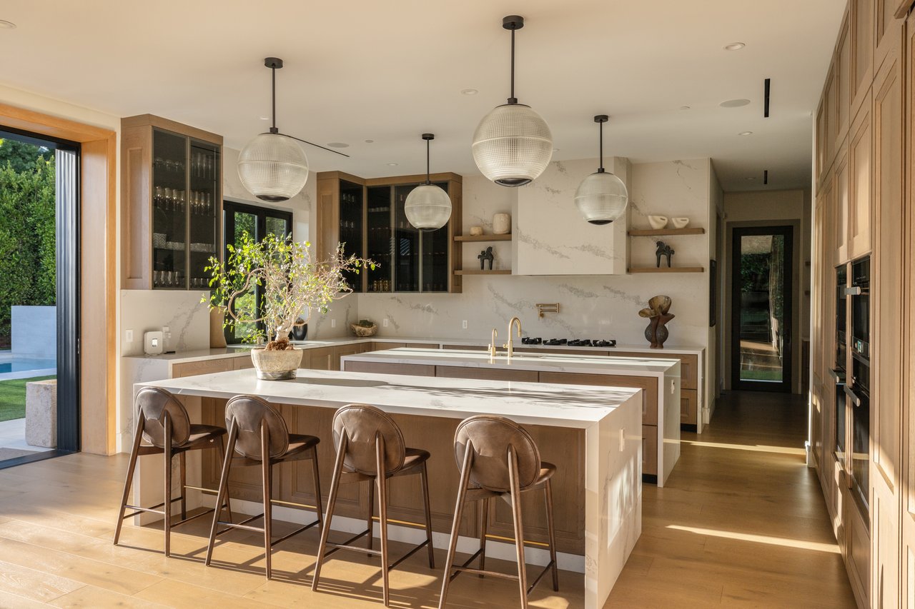 455 N Bundy Dr, Brentwood