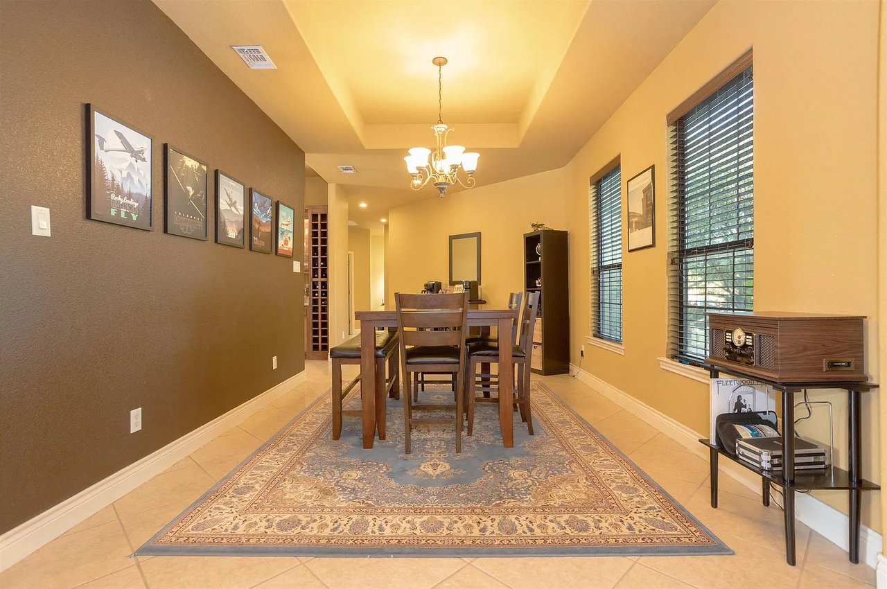 300 Mountain View Dr