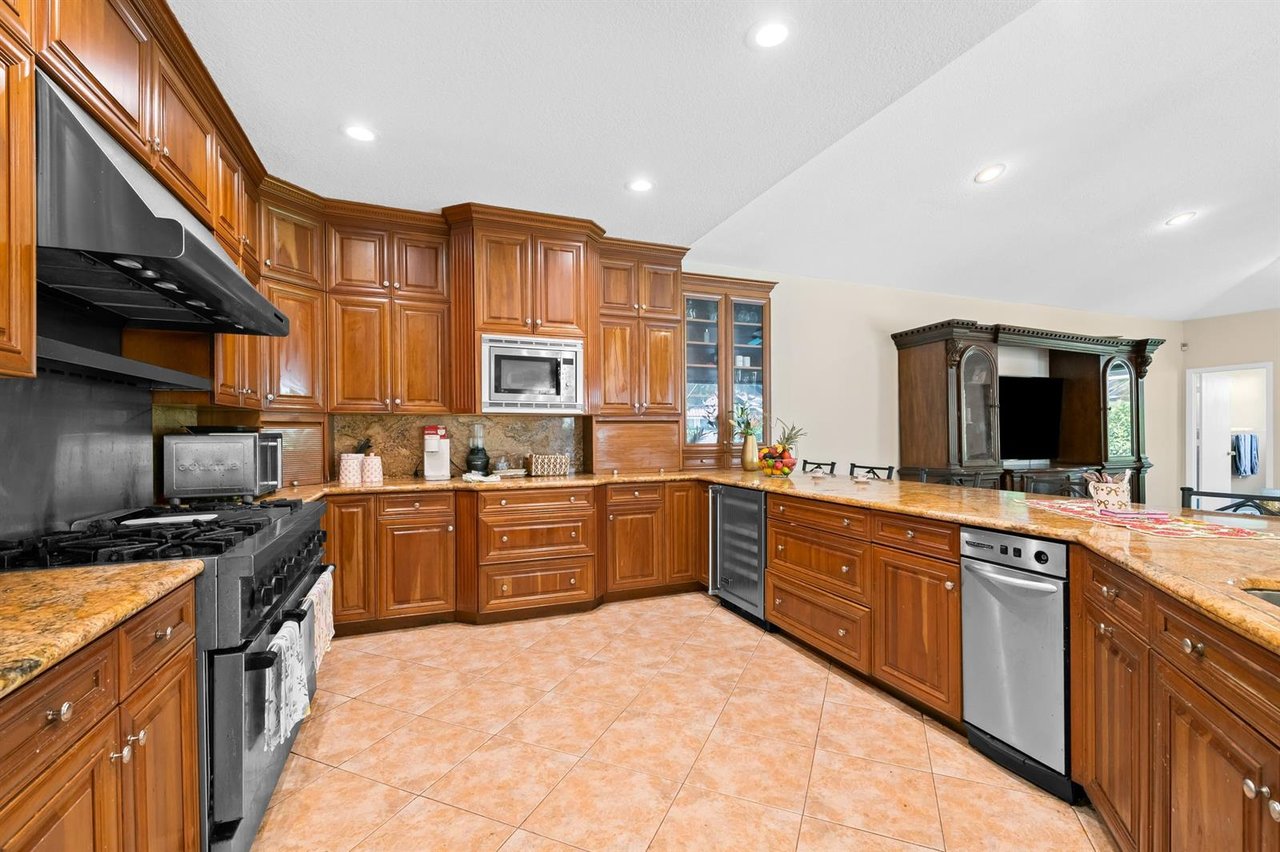 coral-springs-home-sold-kitchen