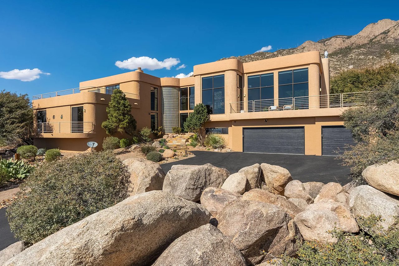 43 Rock Ridge Dr NE
