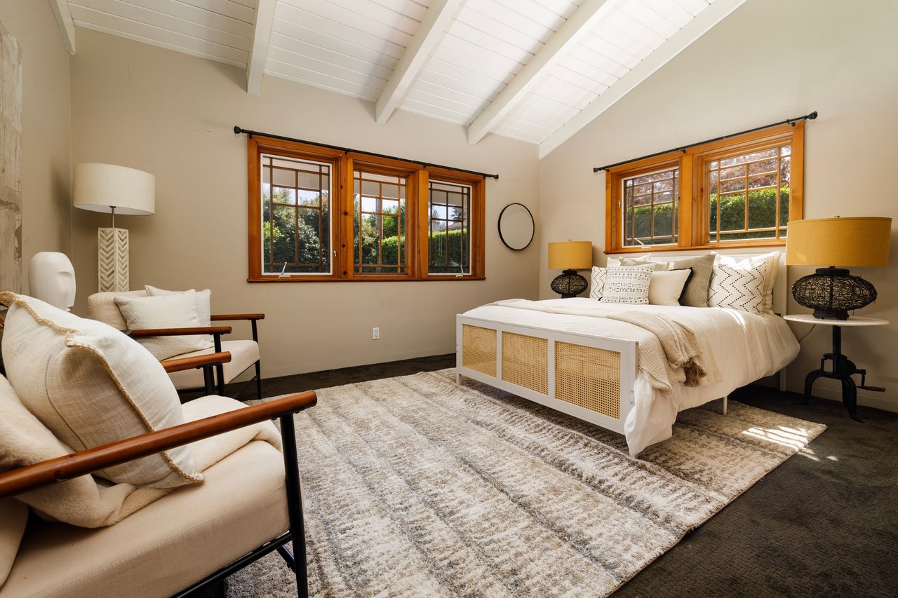 Four Bedroom Home Near Butterfly Beach