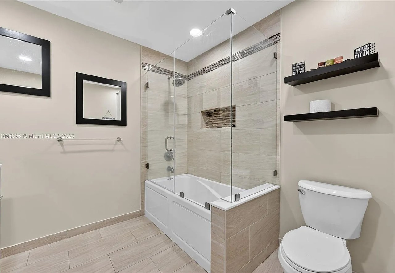 801 Holly Ln, Plantation