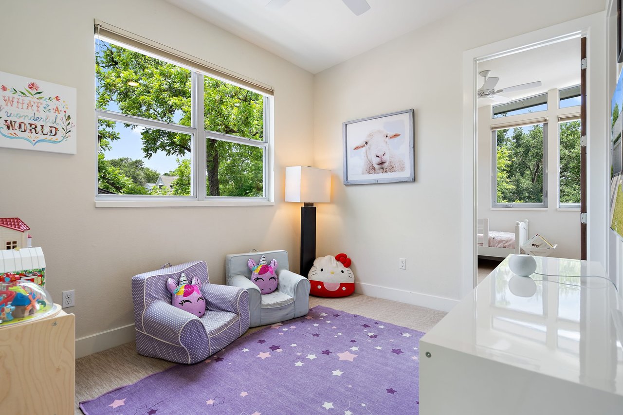 Children's playroom window seating area at 34 Margranita Crescent, Tarrytown, Austin, TX.