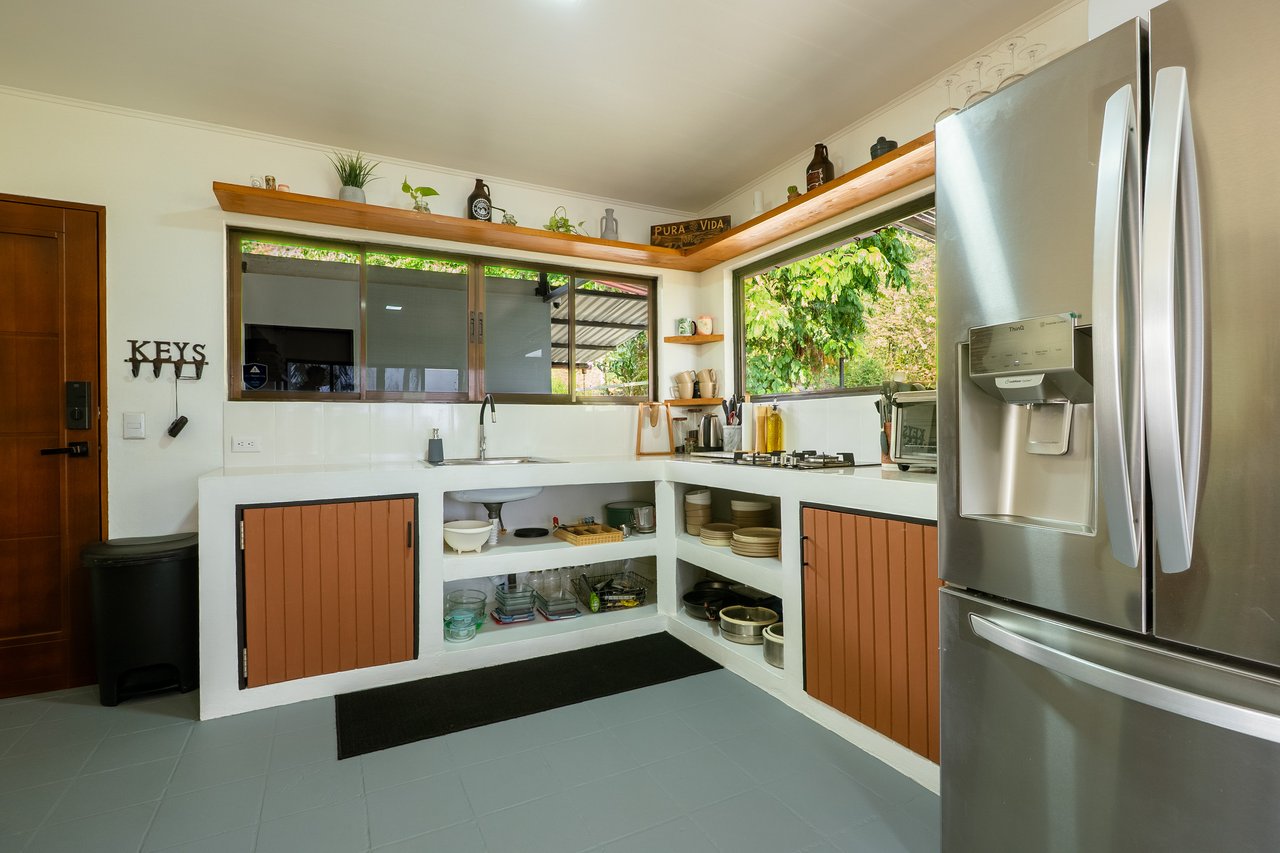 Ocean Peek Paradise Villa - 3 Bed - 1 Bath With a Pool in Hatillo