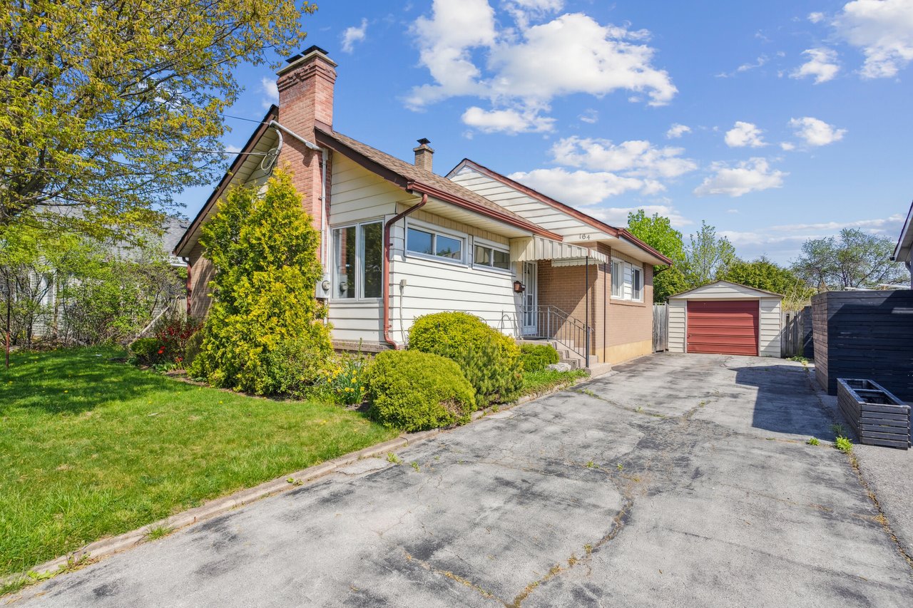 Bungalow on 60' x 125' lot with endless potential