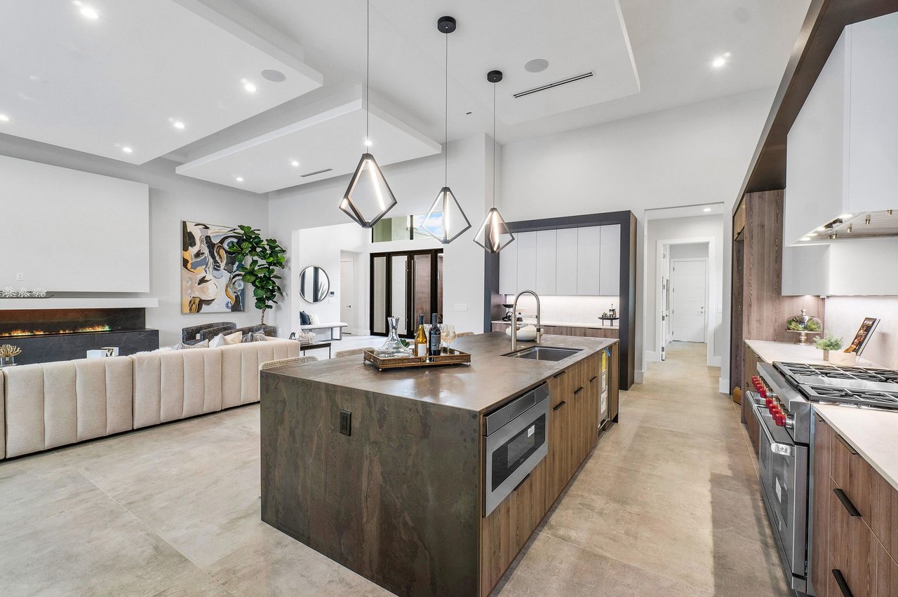 17 NW 15th St