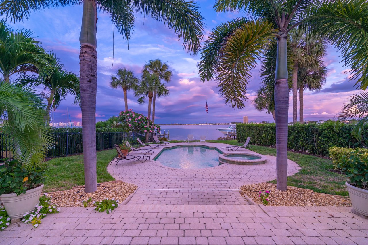 Prestigious Address in Lido Shores