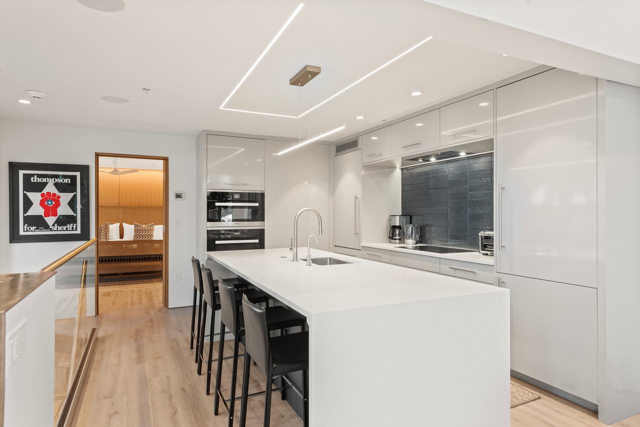 Newly Remodeled Core Condo with Aspen Mountain Views
