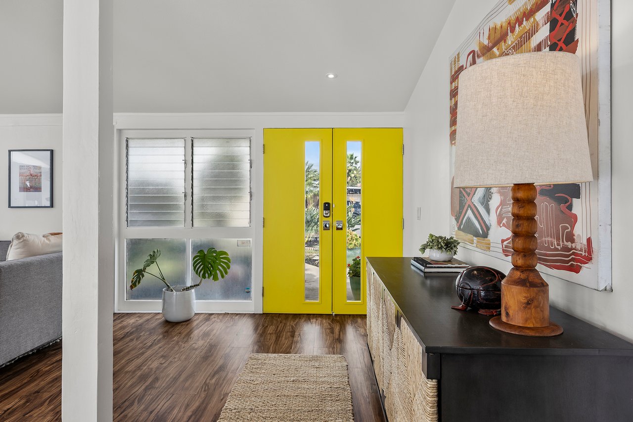 Tustin Cliff Home May For Sale