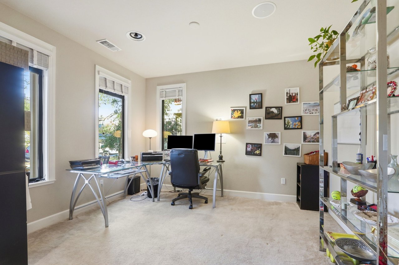 409 Spruce Ln, Palo Alto