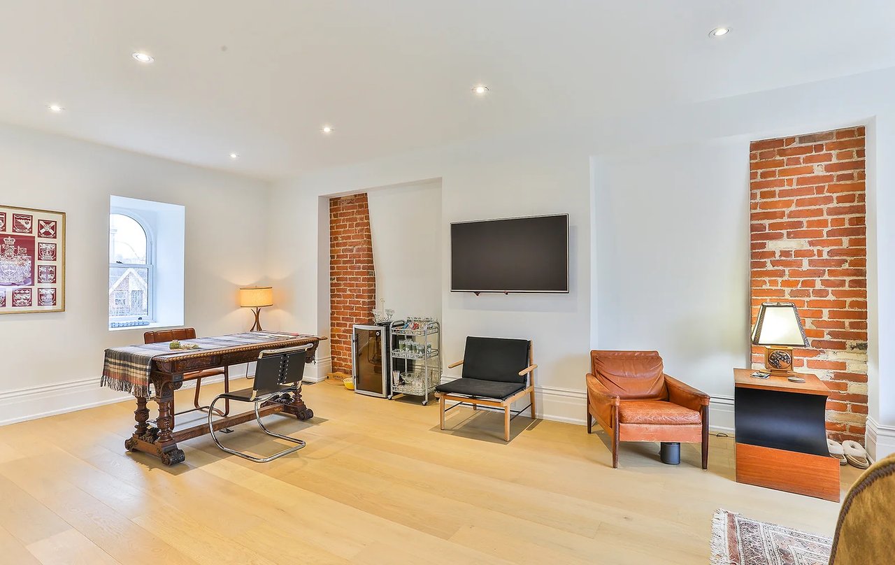 38 Beaconsfield Ave 