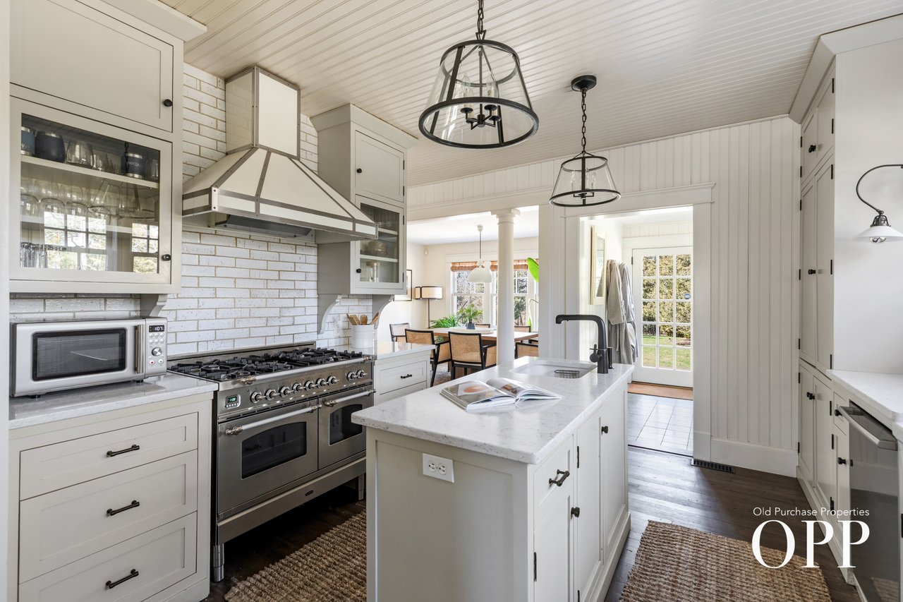 A MOVE-IN READY BELLPORT ORIGINAL