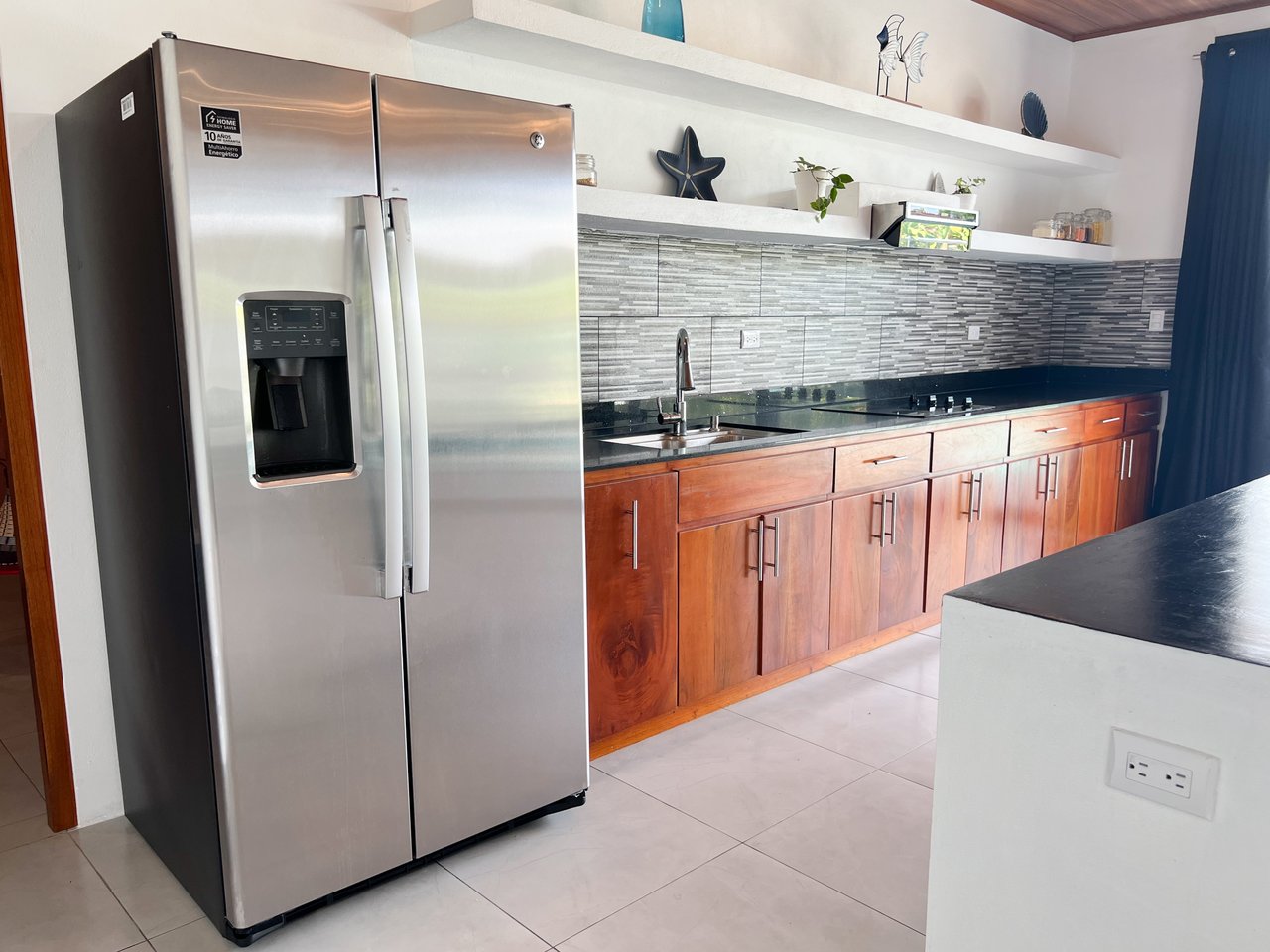 Clean, Modern Home Near Uvita Beach – Perfect Rental or Getaway