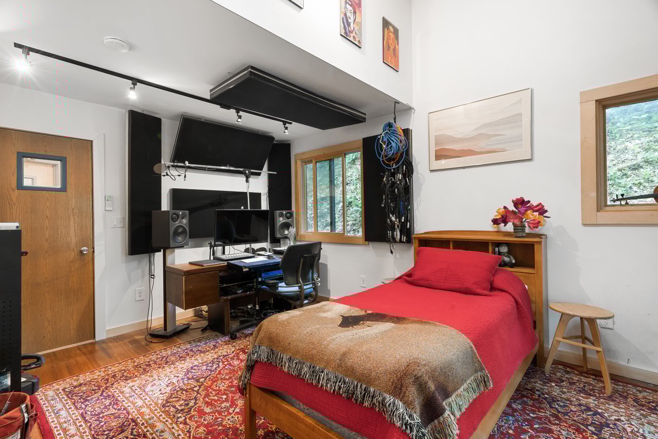 122 Buffalo Hollow Rd