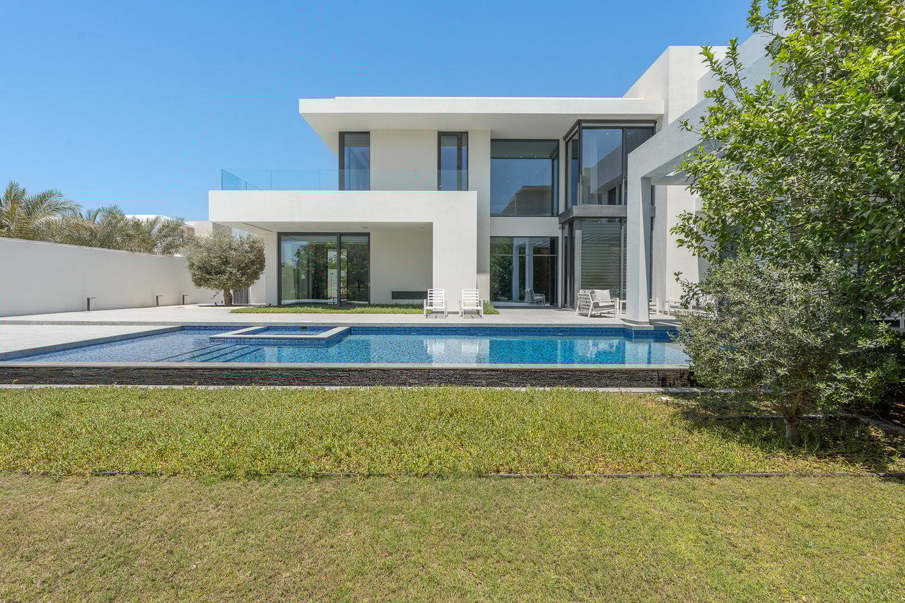 Umm Al Sheif Villa