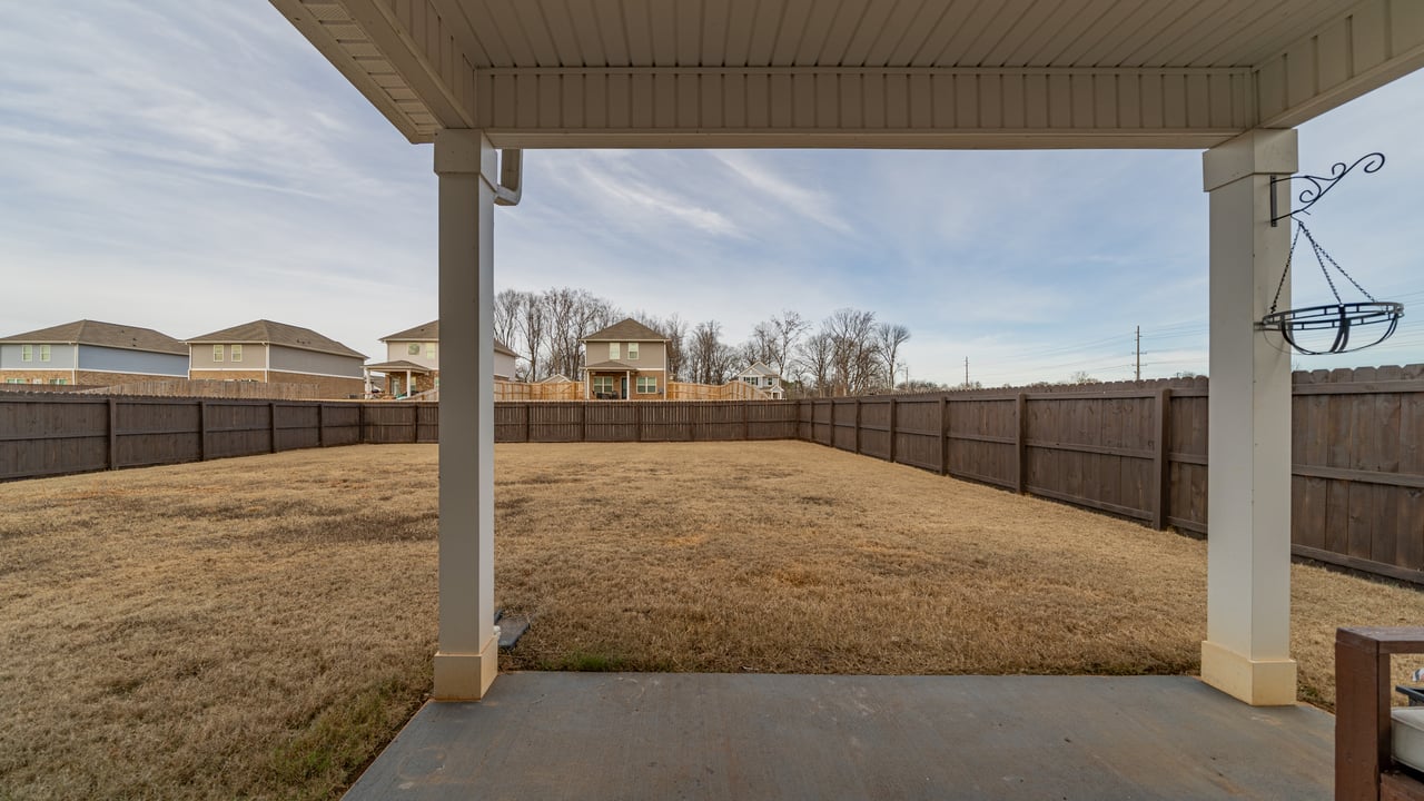 5 Bedroom Gorgeous Home! Lots of Space!!