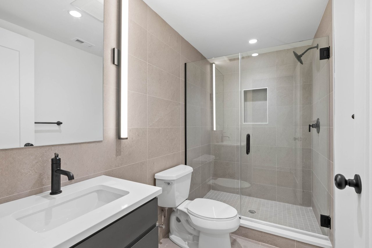 656 Fairmount Ave, Philadelphia, PA 19123