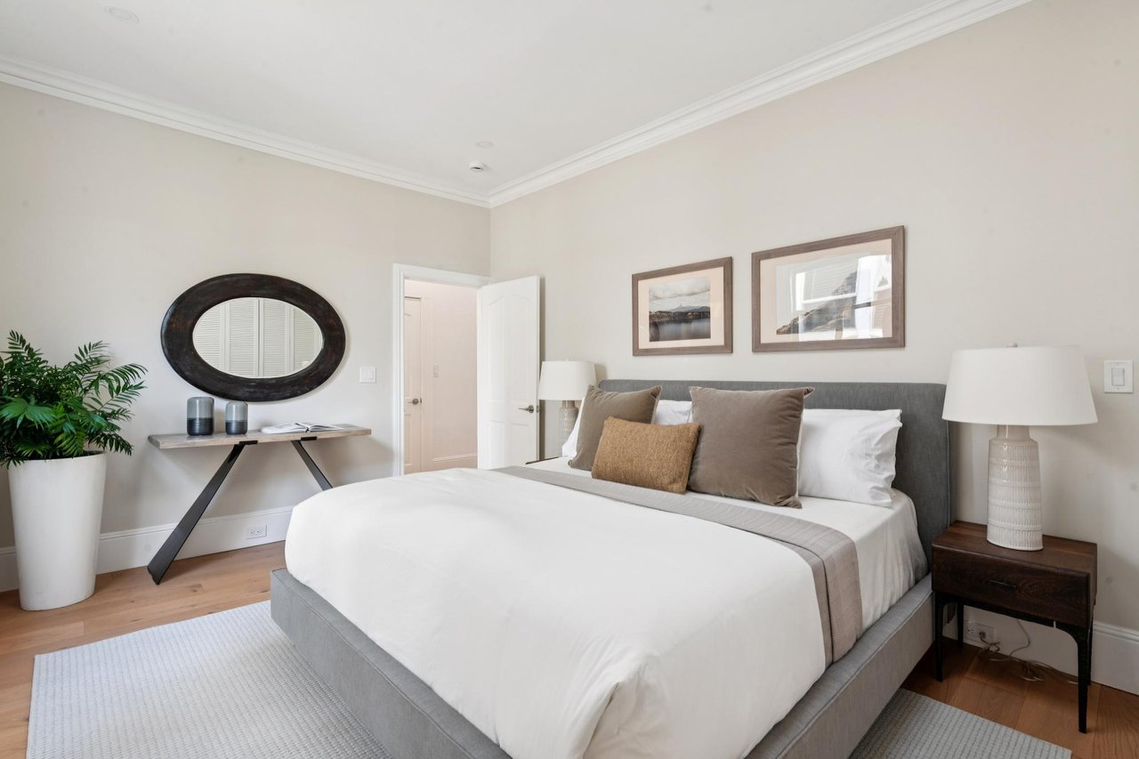 1845 Leavenworth #202