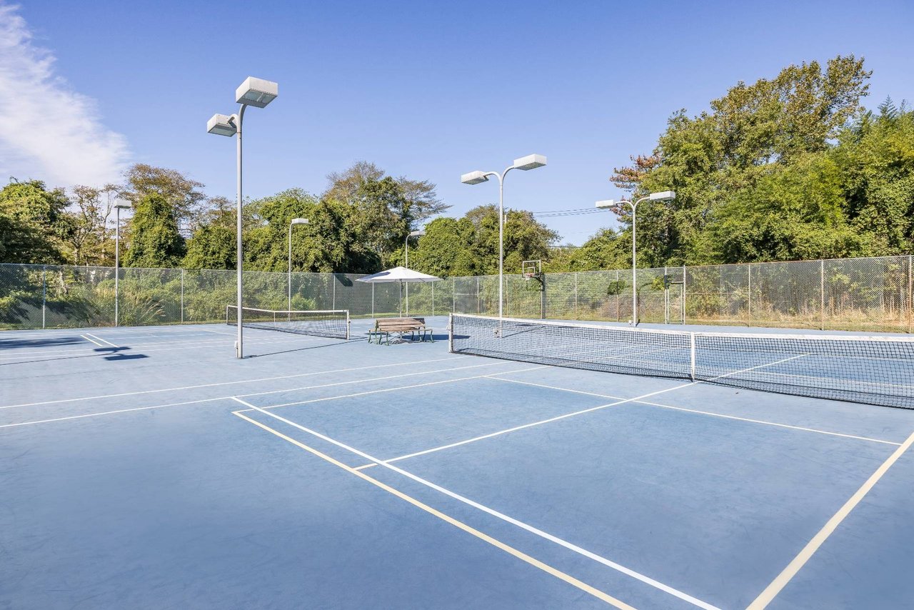 7 Cove Point Court