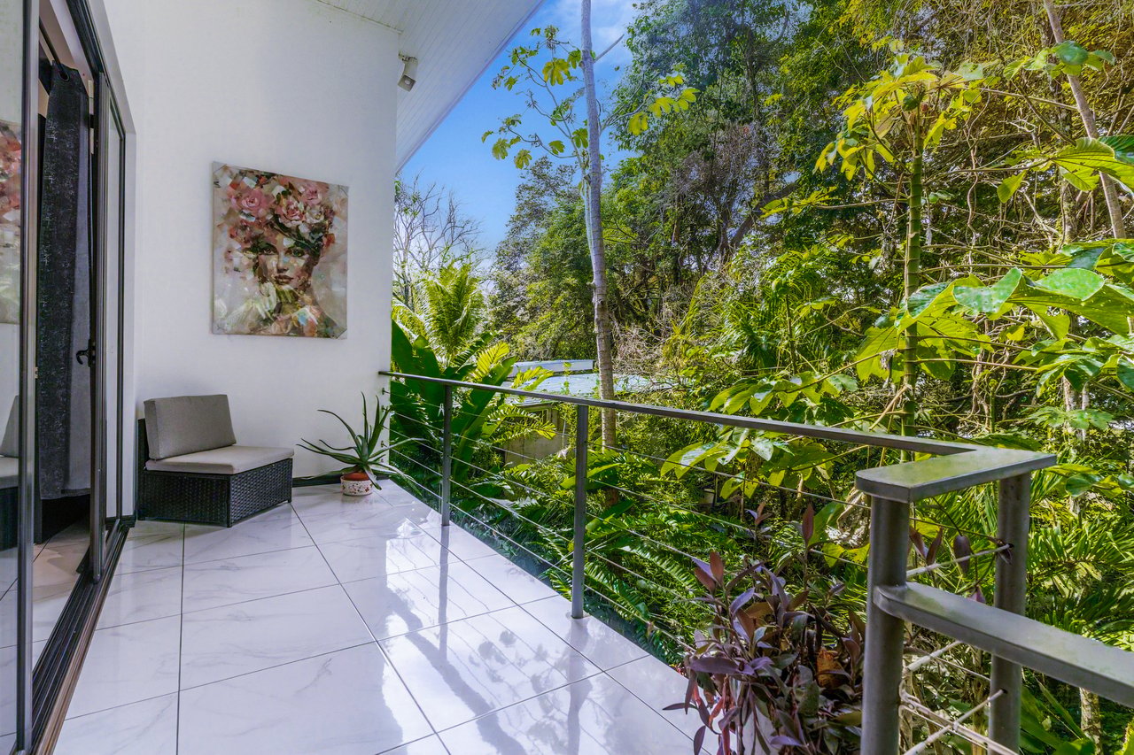 Charming 2 Bedroom Home + Studio located in heart of Uvita 