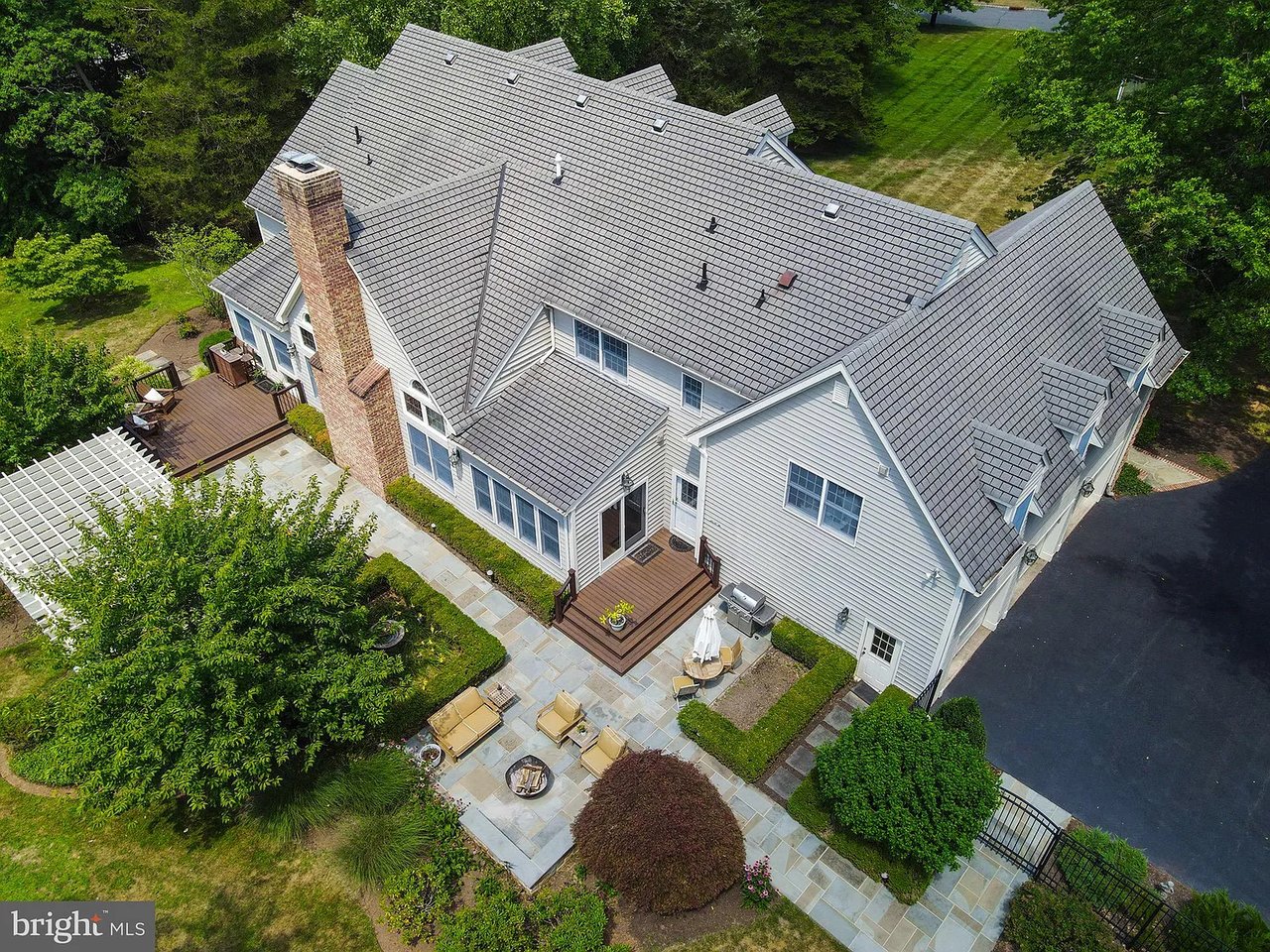 6 Rustic Dr