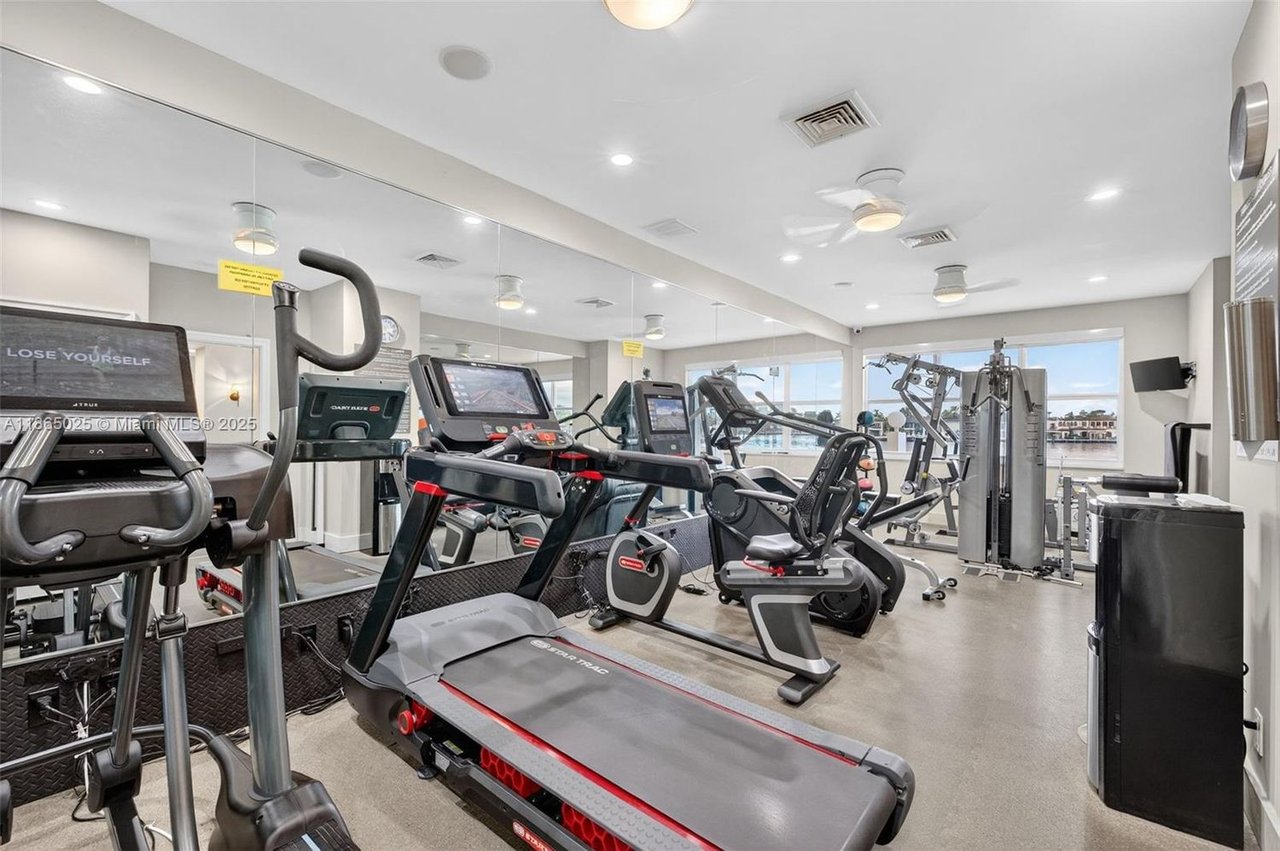 511 Bayshore Dr #1005