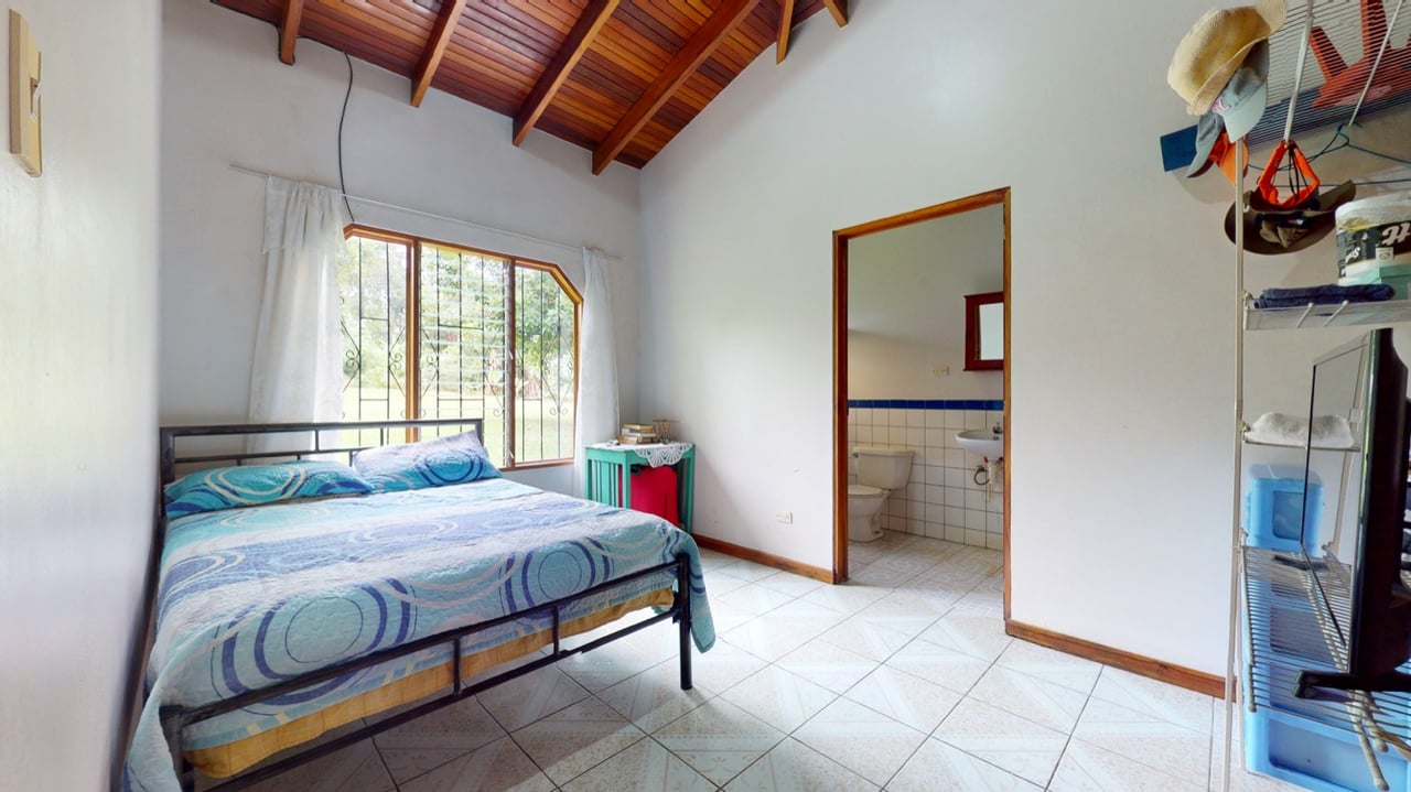 House for Sale in Ojochal, Costa Rica – Traditional Charm on 2.75 Acres