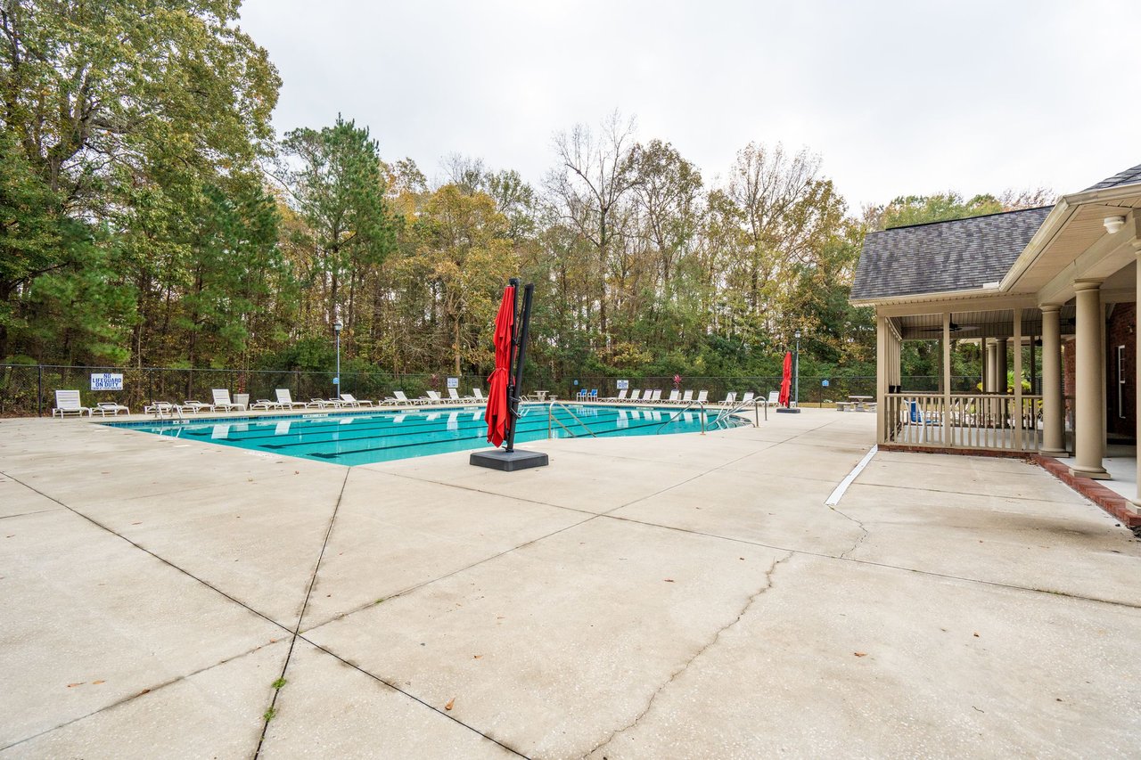 5516 Crescent View Dr