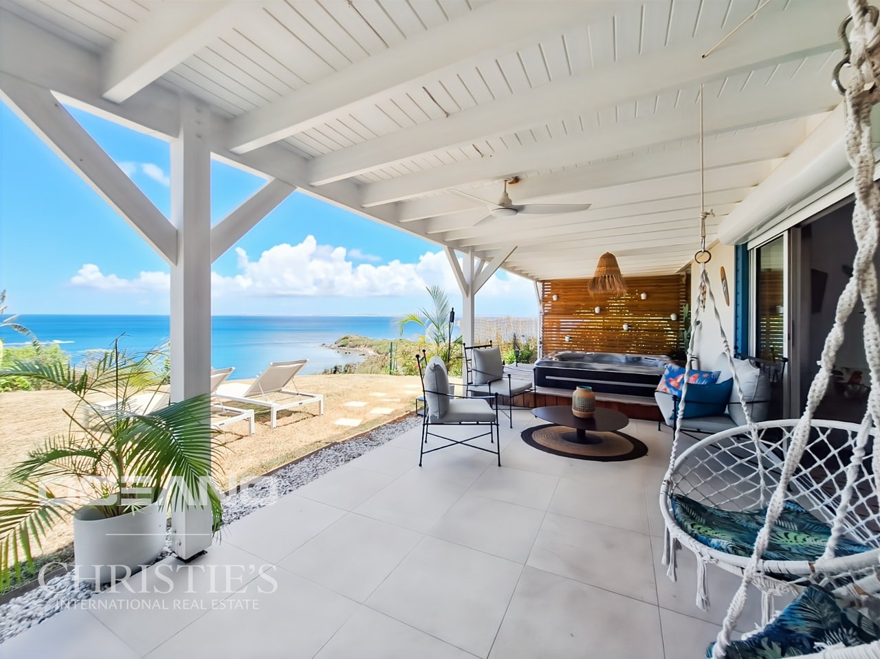 Sea View Villa + 2 Bedroom Apartment – Sought-After Area