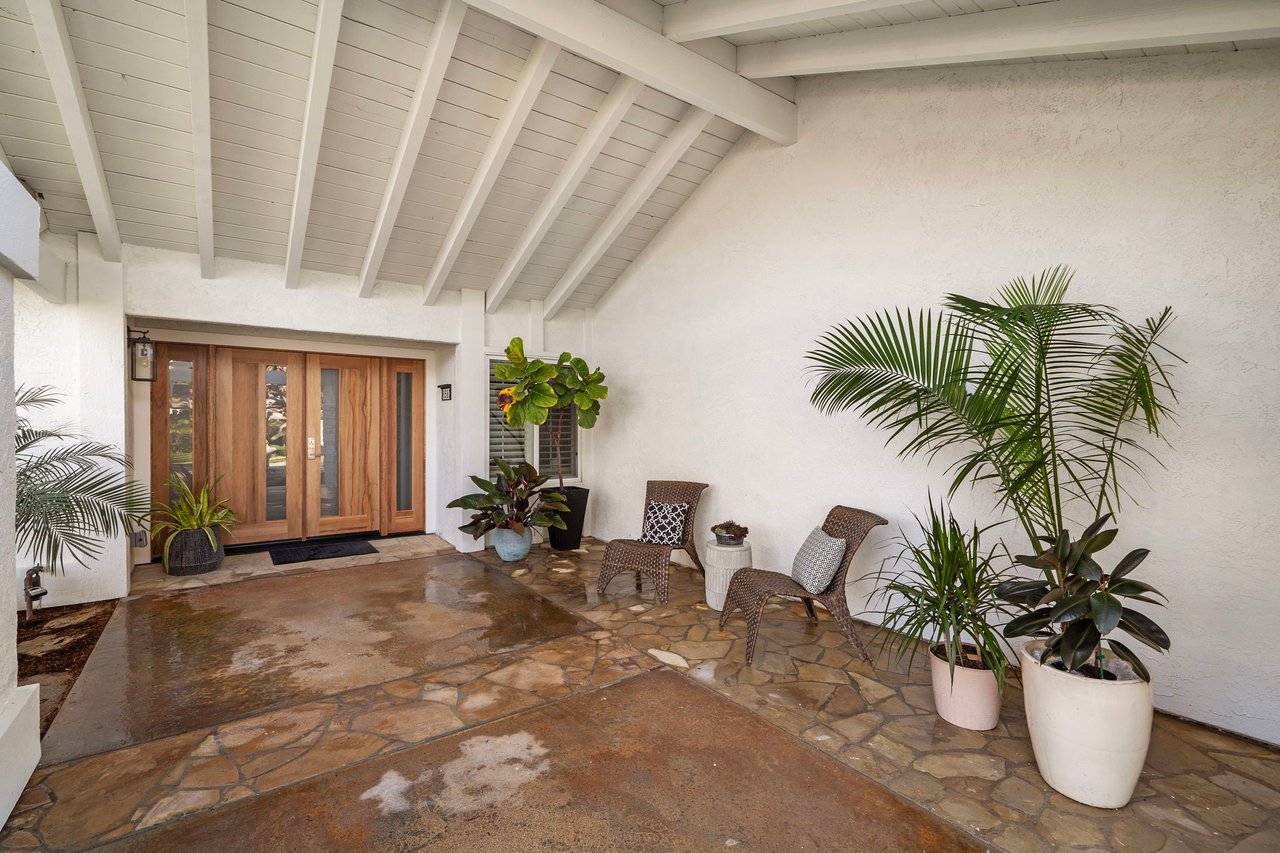 9560 La Amapola Avenue