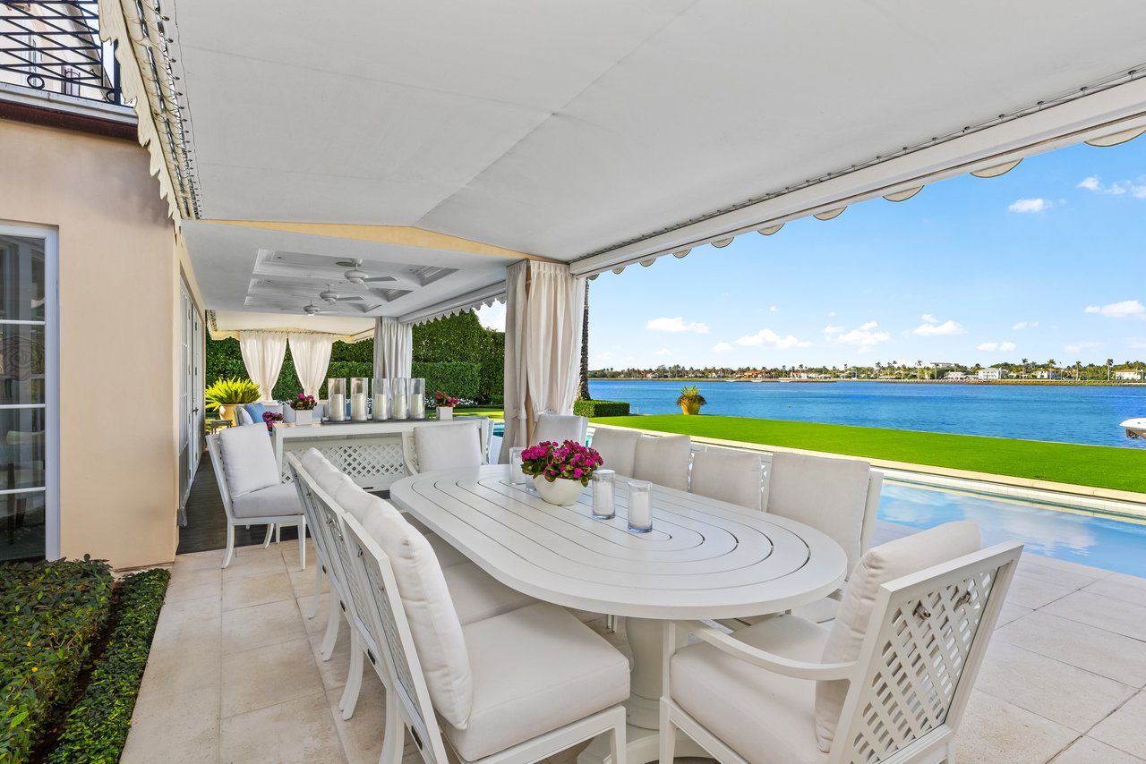 Georgian Waterfront Mansion on Everglades Island