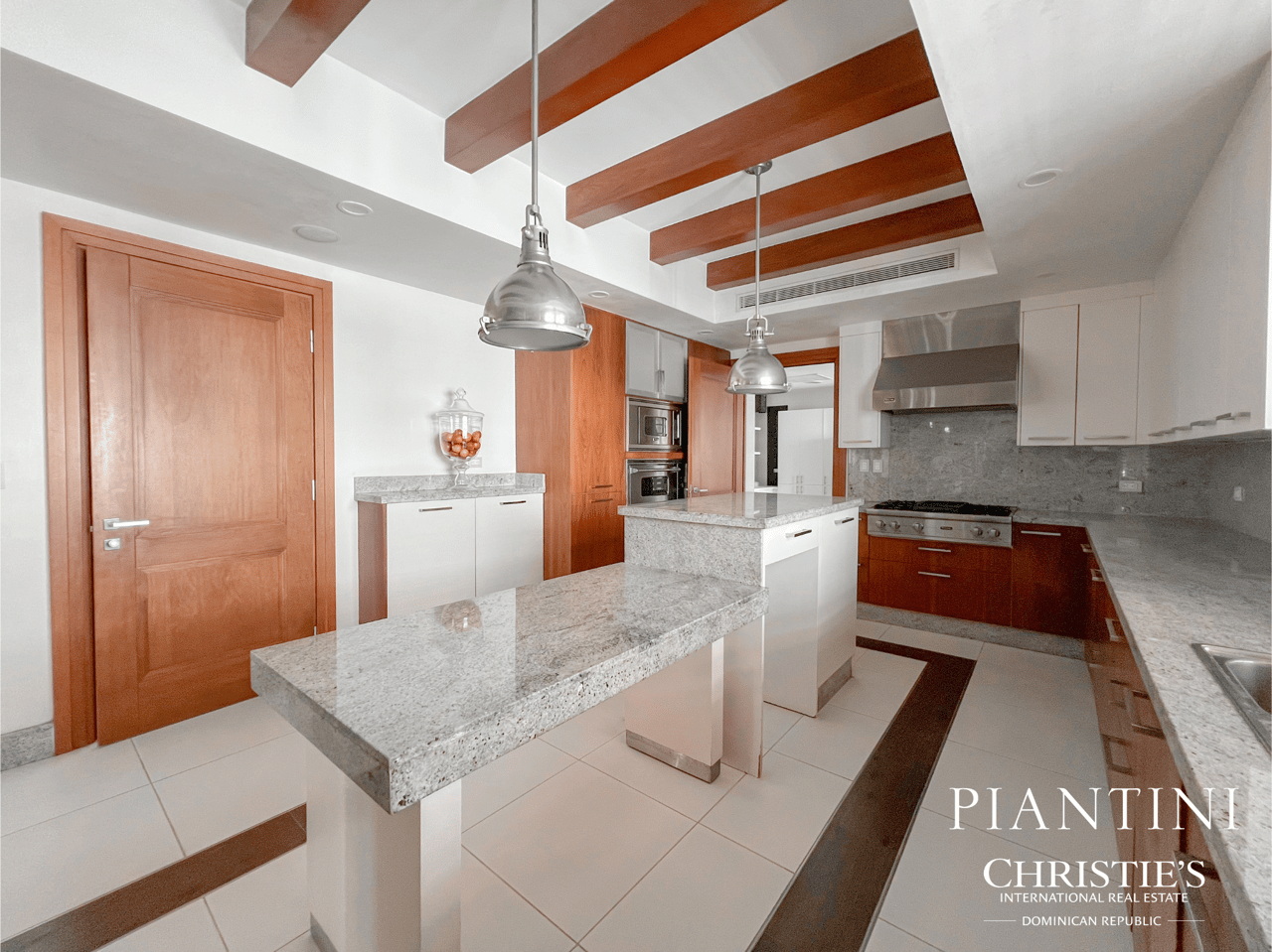 The Grand Penthouse, Ensanche Piantini