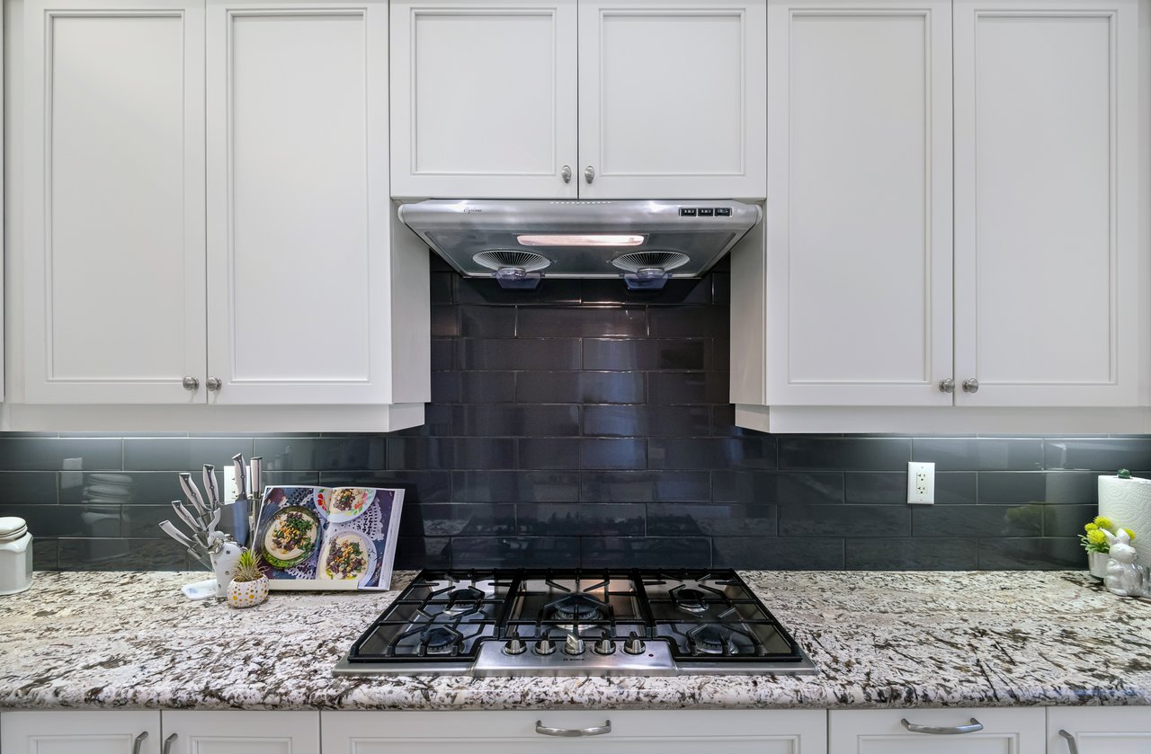 559 Valley Vista Dr