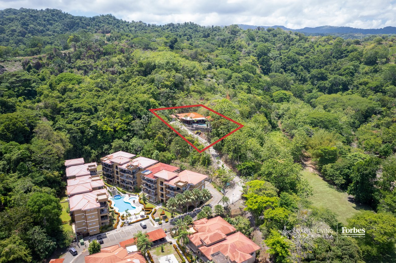 21455 - Remodeled Residence, 10 bedrooms, Near Marina Los Sueños with Views