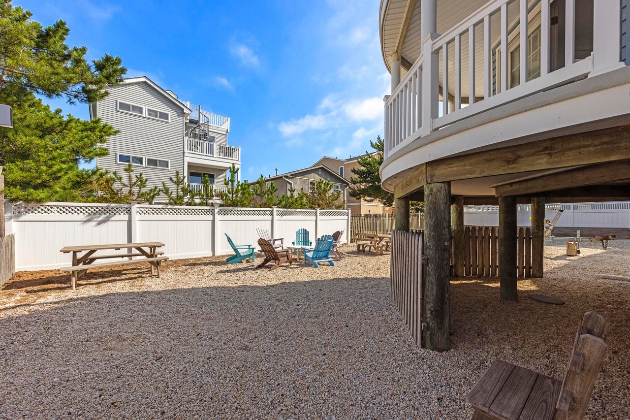 229 Merivale Ave. (1st and 2nd floor), Beach Haven