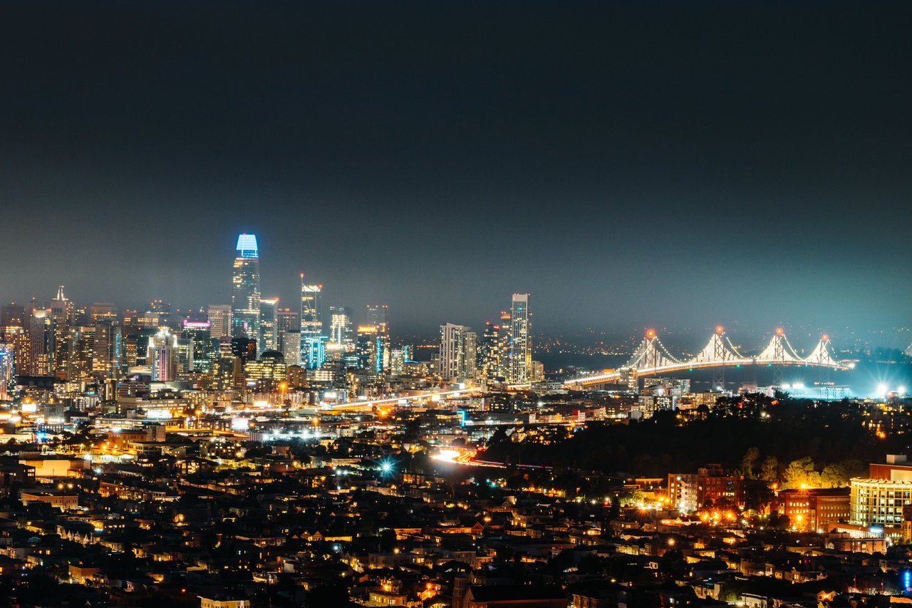 San Francisco luxury real estate market and AI boom in 2026 with city skyline and luxury homes