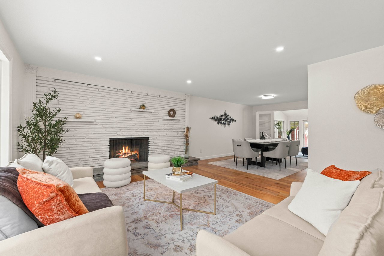 Renovated. Private. Prime Deerfield location.